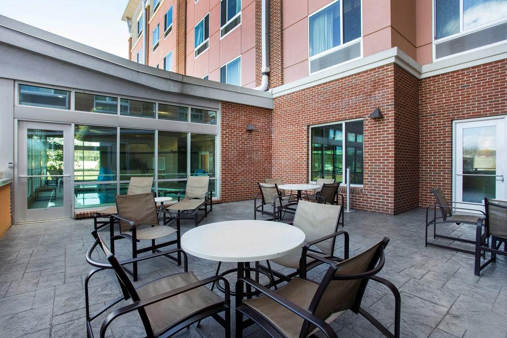 Springhill Suites By Marriott Roanoke Exterior photo