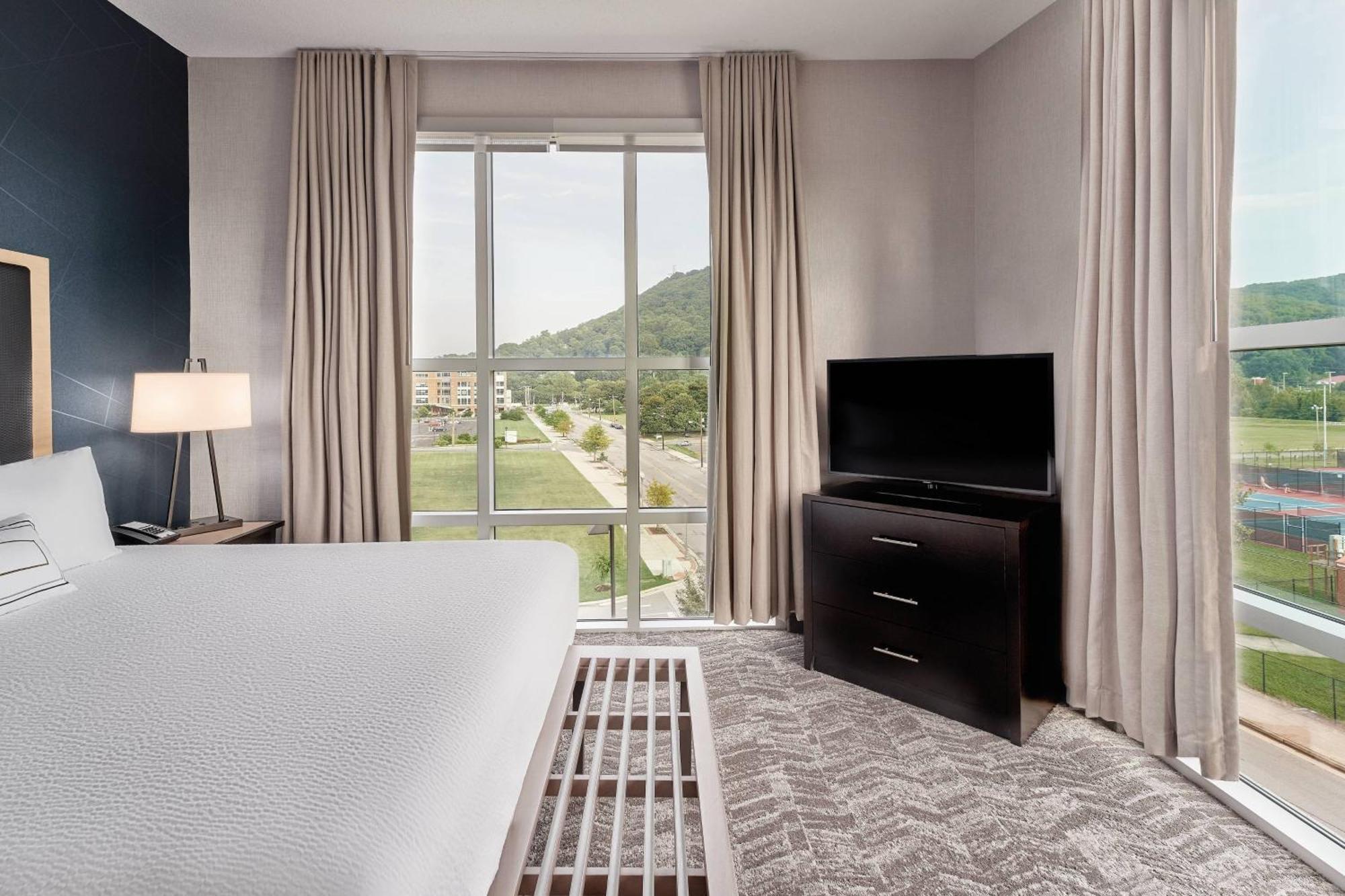 Springhill Suites By Marriott Roanoke Exterior photo